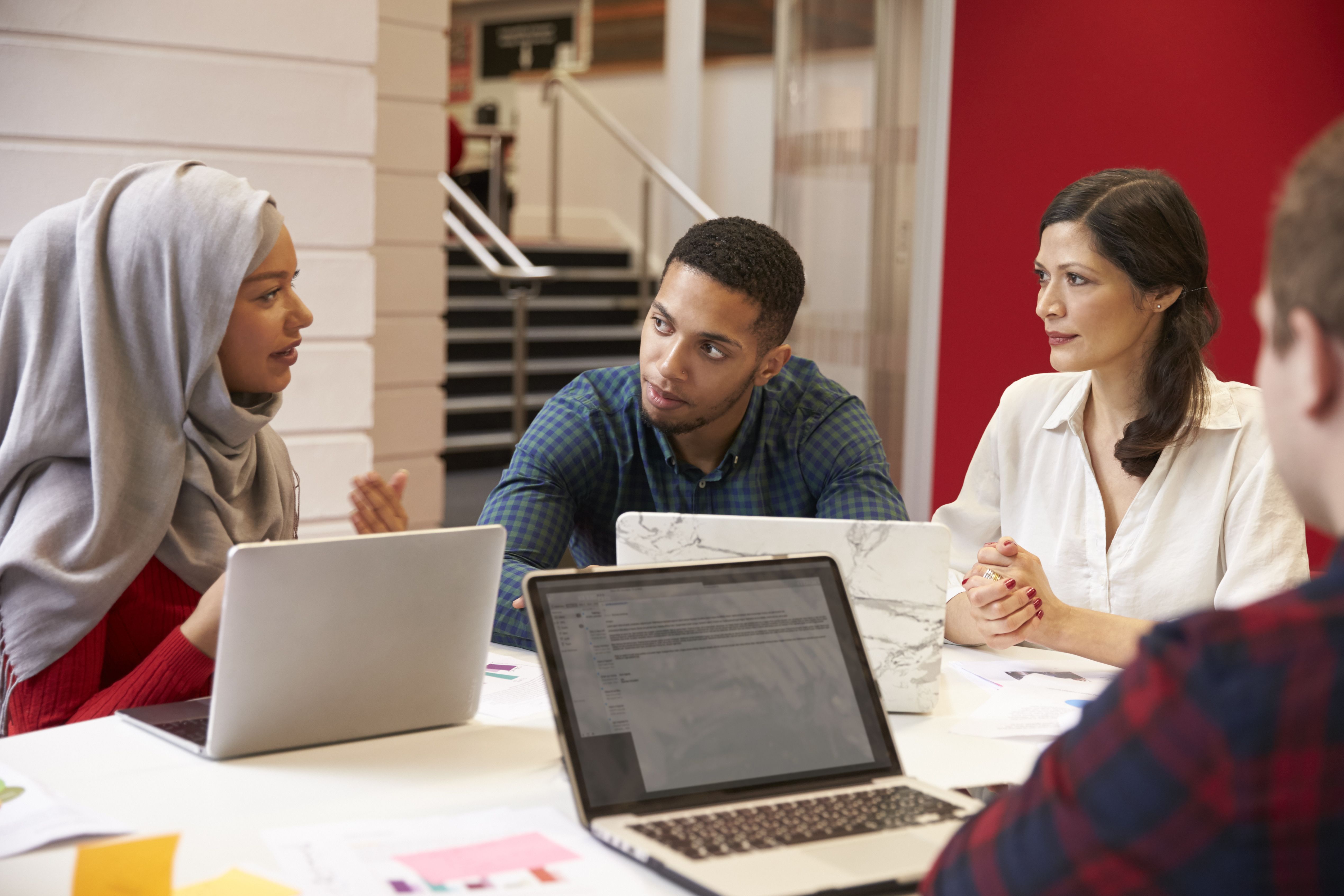 group-of-students-meeting-for-tutorial-with-PSKPH8S-compressor